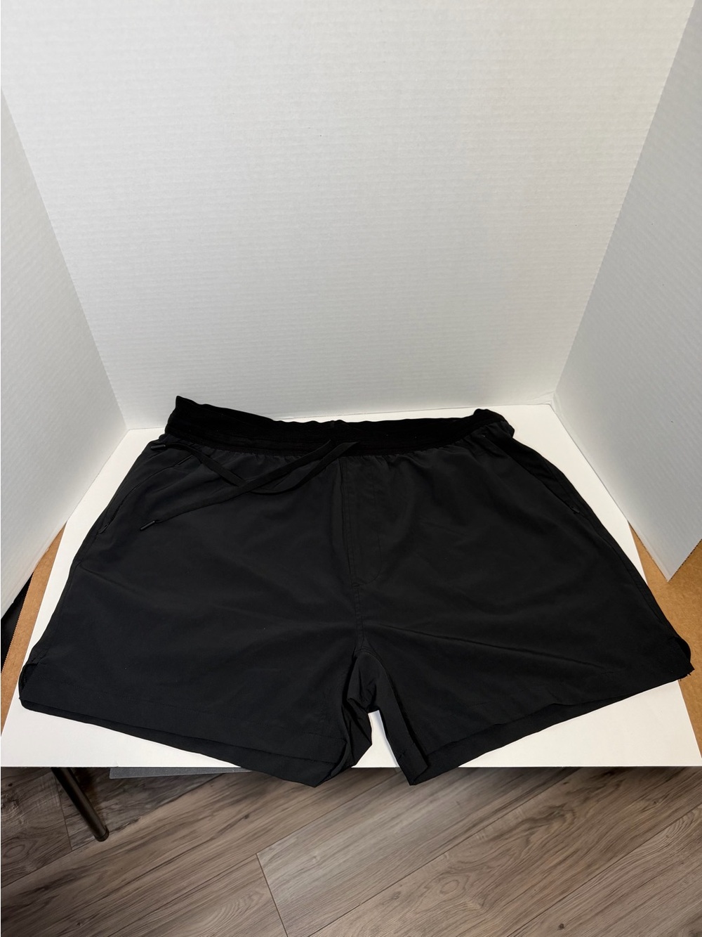 American Eagle Mens XL Black Activewear Shorts Lined‎ Zipper Pockets Running Gym